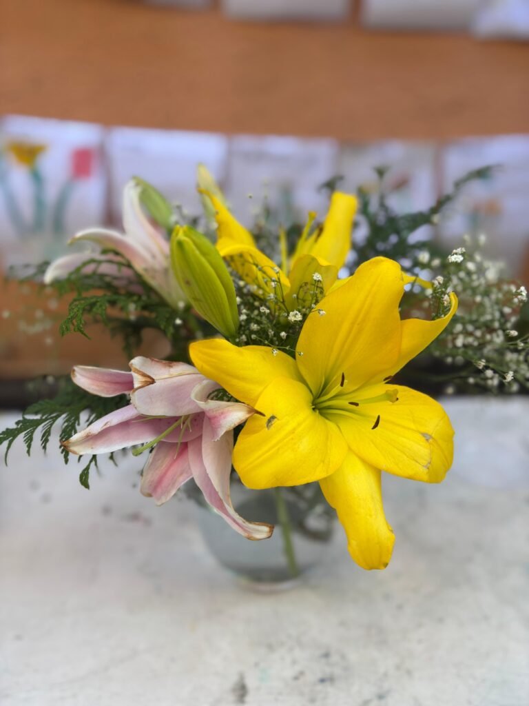 FLORES – A ESCOLA COMO GALERIA DE ARTE