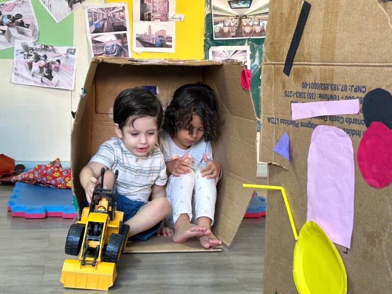 “PIUÍÍÍÍ PIUÍÍÍÍ… FHOO FHOOO!” OS PASSEIOS IMAGINÁRIOS DO GRUPO 2A CONTINUAM…